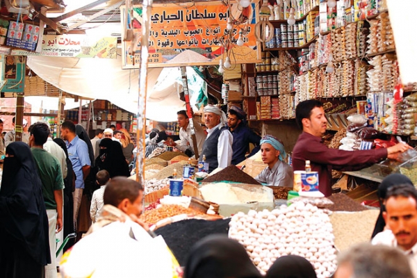اقتصاد: ارتفاع اسعار السلع في اليمن بنسبة 560 بالمائة منذ اندلاع الحرب