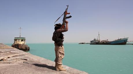 تقرير: أقساط التأمين البحري تستنزف اقتصاد اليمن