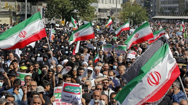 طهران: ارتفاع حصيلة قتلى مظاهرات إيران إلى 41 شخصا ورئيسي يتوعد بـ 