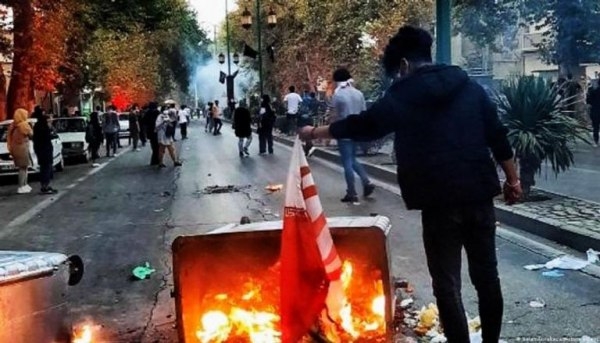 احتجاجات إيران: 72 ضحية في أسبوع والسلطات تطلب تدخلاً للتهدئة