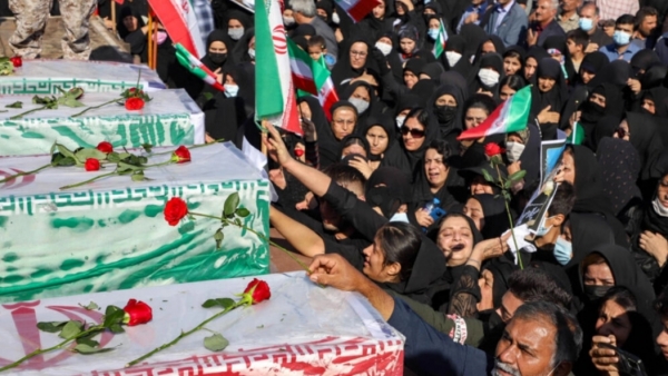 طهران: مسؤول في الحرس الثوري يعلن مقتل أكثر من 300 إيراني منذ انطلاق الاحتجاجات
