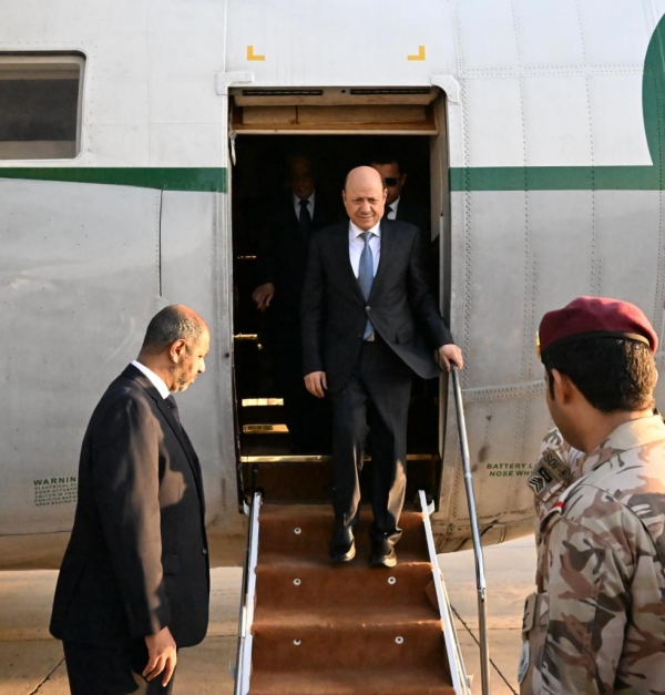 اليمن: الرئيس العليمي يعود الى عدن بعد زيارة اقليمية 