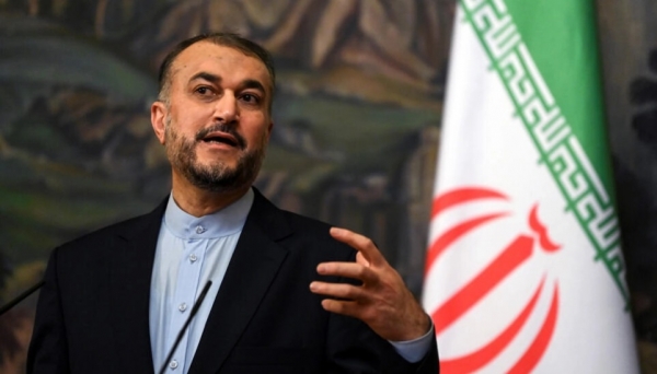 عمان: وزير الخارجية الإيراني يعلن عن 