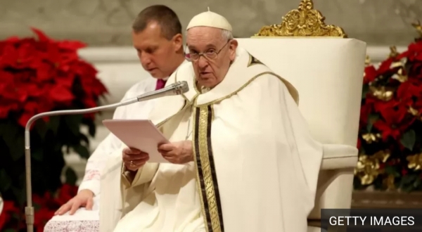 أعياد الميلاد: البابا فرانسيس يدين 