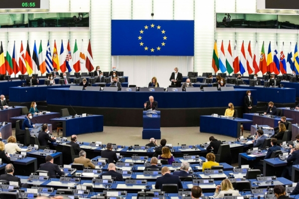 بروكسل: الاتحاد الأوروبي يوسع العقوبات ضد إيران بإضافة خمسة أفراد ومؤسستين