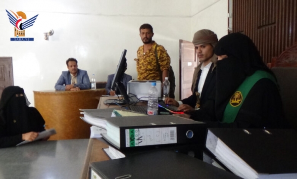 اليمن: محكمة حوثية تقضي بالسجن وغرامات بمليارات الريالات على 38 متهما في قضية 