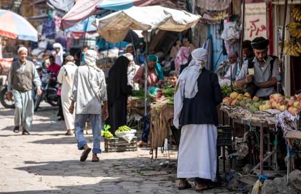 اقتصاد: اشتداد الصراع على رواتب اليمنيين..وتدهور الخدمات