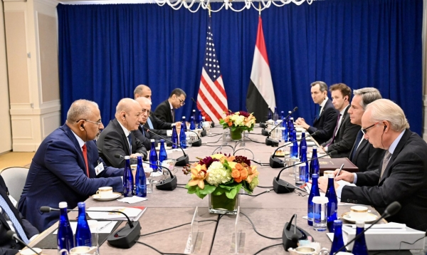 نيويورك: الرئيس العليمي يبحث مع وزير الخارجية الاميركي فرص احياء السلام في اليمن