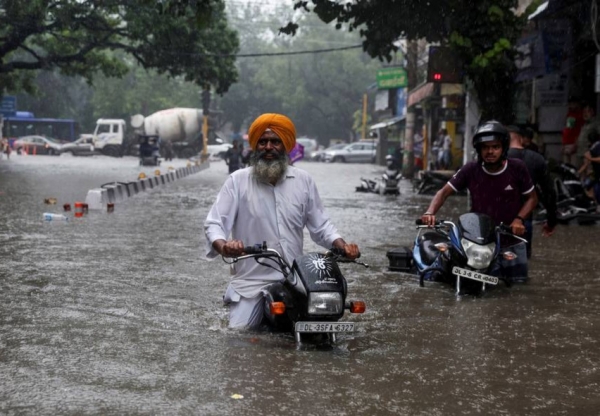نيودلهي: فقدان 23 جنديا بعد سيول وفيضانات مفاجئة شرقي الهند