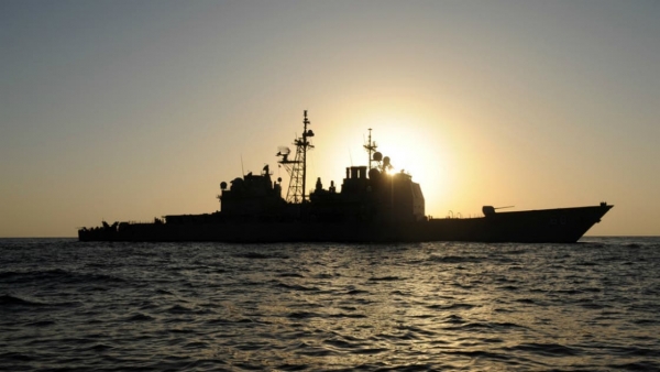 تقرير: بعد ضرب سفينة إسرائيلية قرب الهند.. حادث جديد بمحيط باب المندب