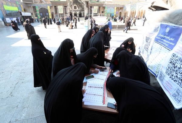 طهران: الإيرانيون يصوتون لبرلمان 