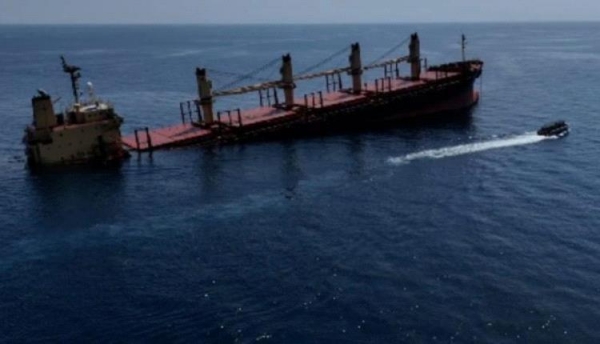 اليمن: بريطانيا تحمّل الحوثيين مسؤولية التلوث الناجم عن غرق سفينة 