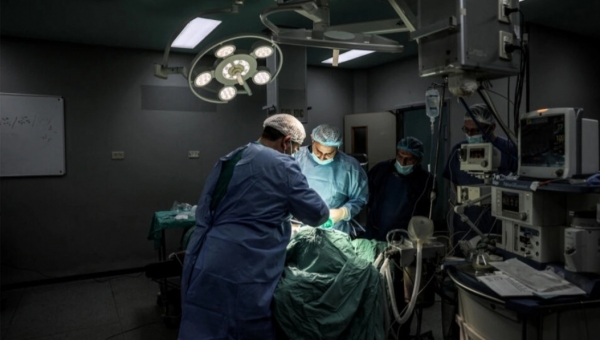 باريس: طبيبان فرنسيان عائدان من غزة يشهدان على وضع المستشيفات 