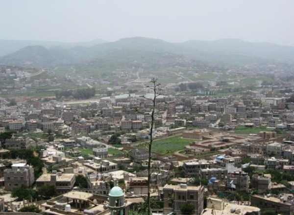 اليمن: مسلح يطلق النار على مختل عقليا في إب