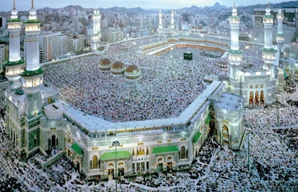 الرياض: السعودية تبعد 300 ألف شخص من مكة لعدم حملهم تصاريح الحج