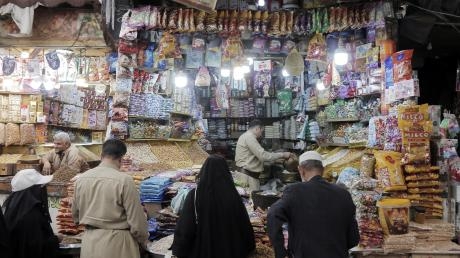 اليمن: تجار البهارات يشكون تأخير شحنها