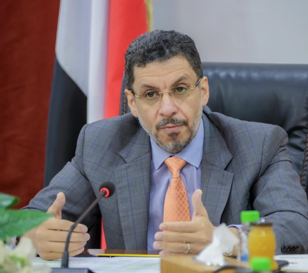 اليمن: بن مبارك يغادر عدن إلى الرياض وسط انهيار غير مسبوق للعملة المحلية وأزمة كهرباء خانقة