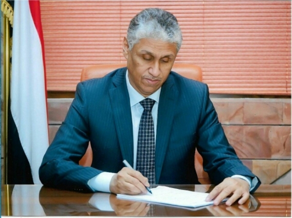 أبوظبي: السفير المنهالي يبحث زيادة المساعدات الإماراتية ودعم قطاع الكهرباء في اليمن