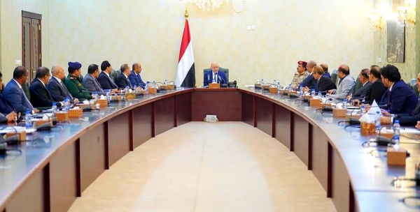 اليمن: الرئيس العليمي يحث الحكومة على تقديم اليمن كشريك موثوق وبناء نموذج ناجح في مناطق نفوذها