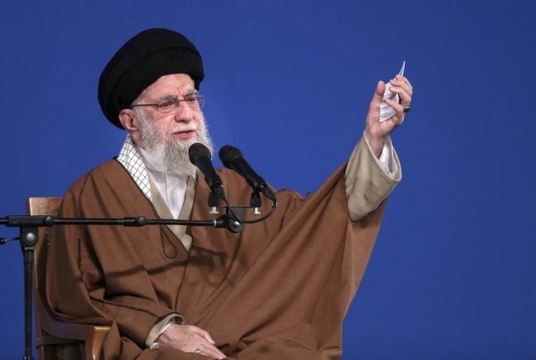 طهران: المرشد الإيراني يحذر من هجمات أمريكية جديدة في أول تصريح له منذ وقف إطلاق النار مع إسرائيل