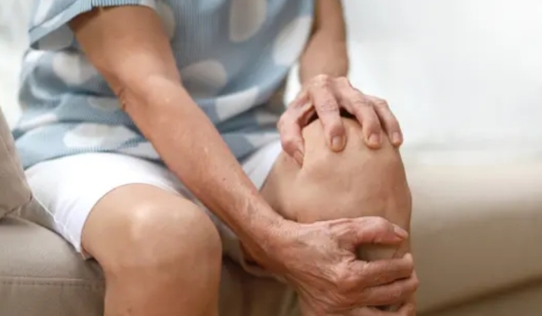 صحة: يتصدرها الكركم.. أفضل 5 أطعمة تخفف أعراض التهاب المفاصل