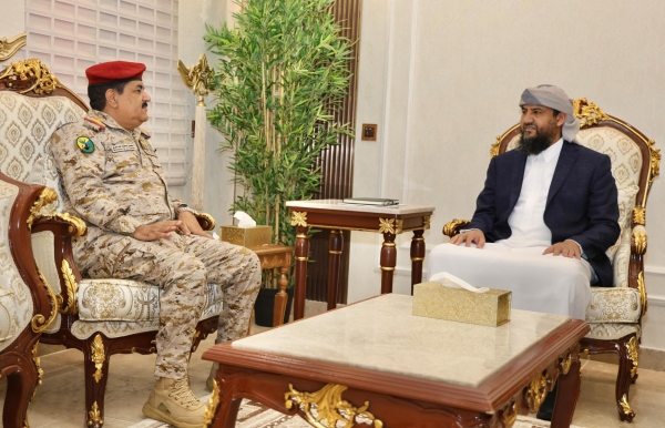 اليمن: المحرّمي والداعري يبحثان تسهيل انتقال السلع وضمان وصول الوقود إلى عدن