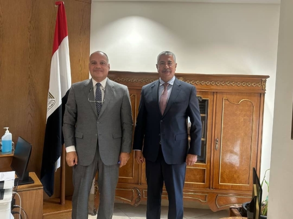 القاهرة: اليمن يجدد دعوته لمصر لتسهيل إجراءات الدخول وحل قضية العملة الأجنبية