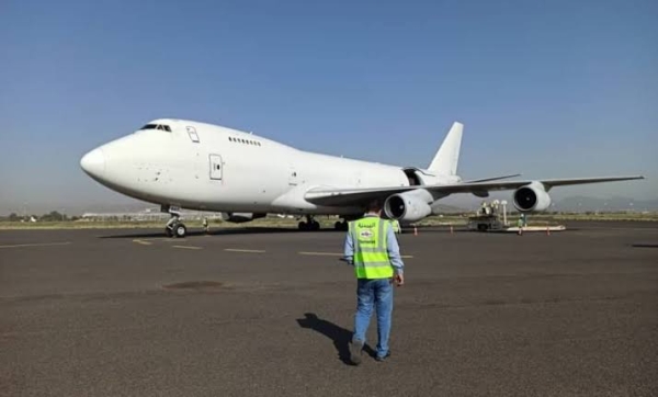 اليمن: طائرتان تَنجوان من تصادم وشيك في مطار صنعاء وسط غياب برج المراقبة