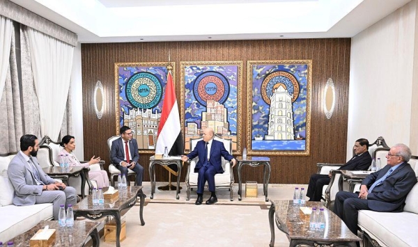 الرياض: العليمي يشيد بإجراءات المركزي ويدعو لمضاعفة الدعم والضغط على الحوثيين