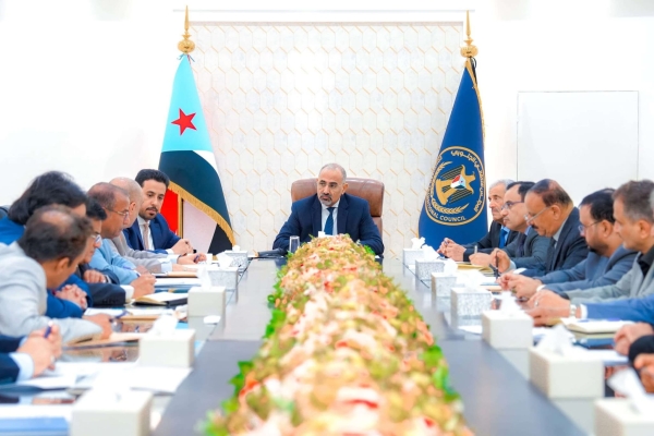 اليمن: الانتقالي الجنوبي يبحث ترتيبات مؤتمري المانحين والاقتصادي ويشيد بجهود ضبط الأسعار