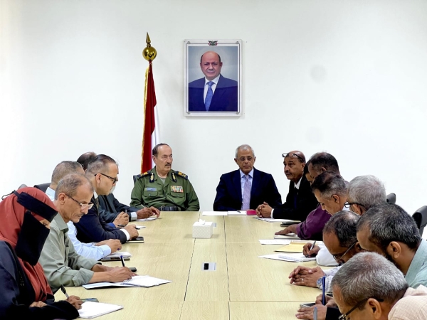 اليمن: الحكومة تؤكد التزامها بحماية اللاجئين وإصدار بطاقات ببصمة أمنية
