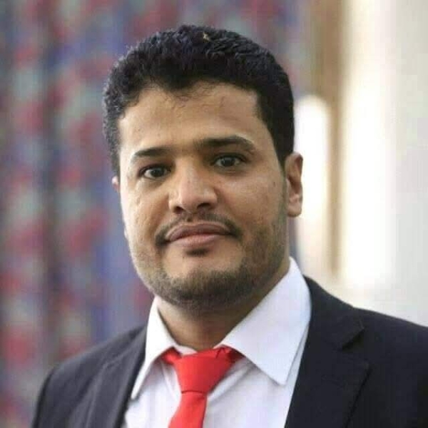 اليمن: منظمة حقوقية تقول ان جهة أمنية مجهولة اقتادت الصحفي هزاع من منزله بعد مداهمة مفاجئة في مأرب