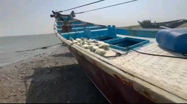 اليمن: ضبط قارب يحمل 150 ألف حبة كبتاجون قرب سواحل باب المندب