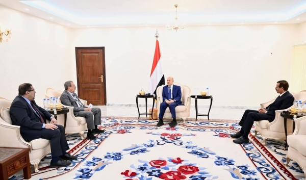 اليمن: العليمي يشيد بدور السلطة القضائية في دعم الإصلاحات وحماية سيادة القانون