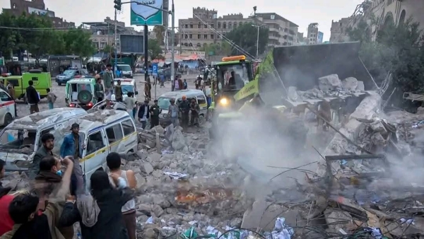 اليمن: نقابة الصحفيين تدين الهجوم الإسرائيلي على صحيفة 26 سبتمبر بصنعاء ومقتل عدد من العاملين فيها