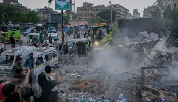 اليمن: ائتلاف حقوقي يدين قصفًا إسرائيليًا خلف عشرات القتلى والجرحى في صنعاء والجوف