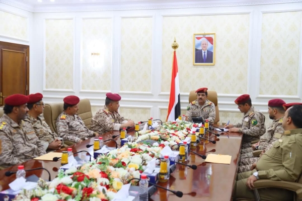اليمن: وزير الدفاع يوجه محور تعز بمساندة الأمن لضبط قتلة إفتهان المشهري