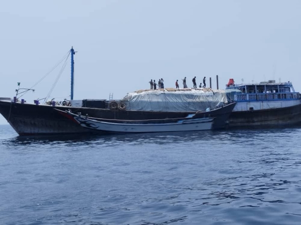 اليمن: خفر السواحل يعلن إحباط تهريب مهاجرين وضبط سفينة محملة بآلاف الأطنان من السماد