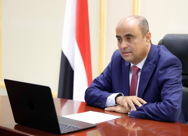 عمان: رئيس الوزراء اليمني يفتتح مشاورات مع صندوق النقد الدولي