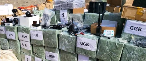 اليمن: ضبط قارب يحمل معدات طائرات مسيرة وأجهزة تجسس يعتقد أنها للحوثيين