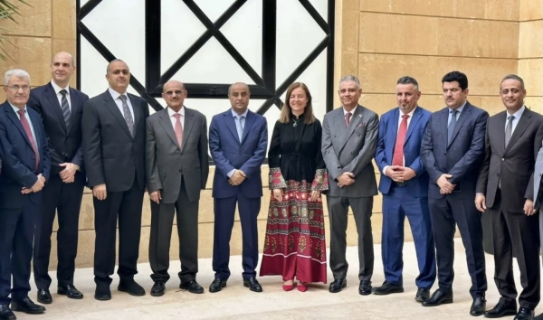 عمان: بن بريك يقول إن اليمن استعاد حضوره المالي عالمياً