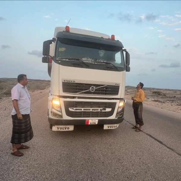 اليمن: كهرباء عدن تعلن الإفراج عن ناقلات النفط الخام وبدء تحركها نحو المدينة عقب وساطة محلية