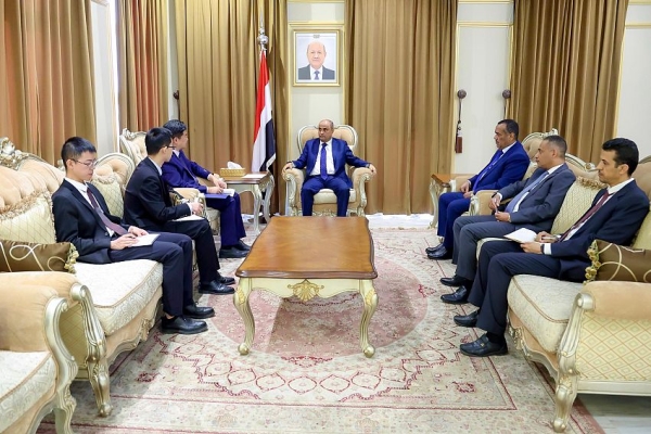 الرياض: رئيس الوزراء اليمني يدعو الشركات الصينية للاستثمار في مشاريع البنية التحتية والطاقة