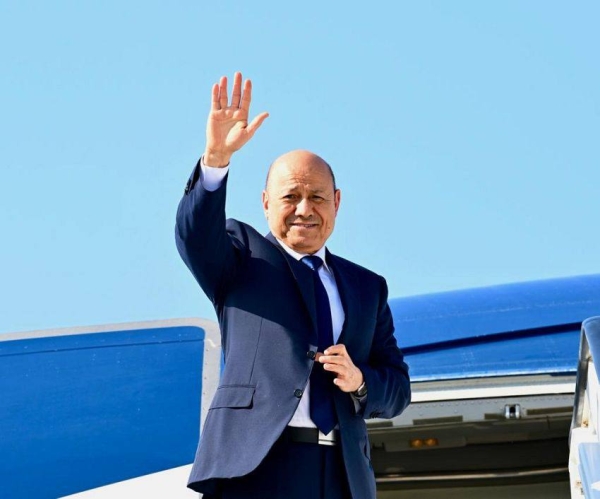 اليمن: العليمي يغادر عدن إلى السعودية لإستكمال مشاورات حول الأوضاع الاقتصادية والسياسية