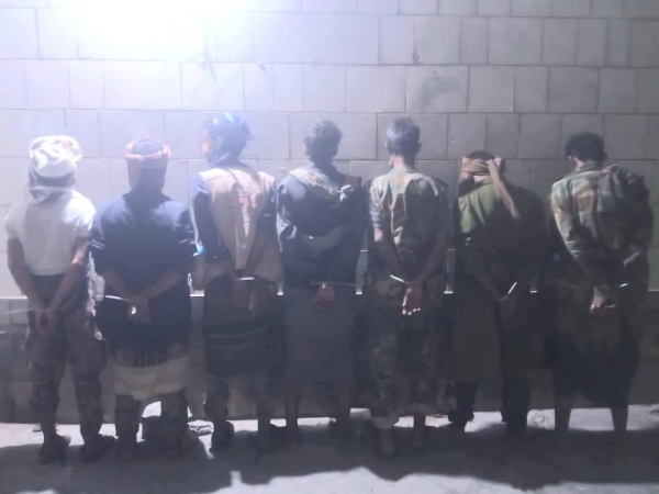 اليمن: السلطات الأمنية في أبين تعتقل قائد نقطة بعد ابتزاز سائق مصري على الطريق الدولي