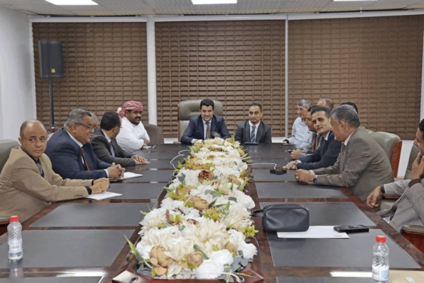 اليمن: اللجنة الوطنية للاستيراد تشدد على التزام التجار بتوريد مبيعاتهم للبنوك