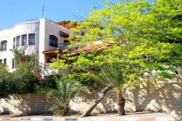 اليمن: خلافات حوثية للسطو على منزل الرئيس عرفات في صنعاء