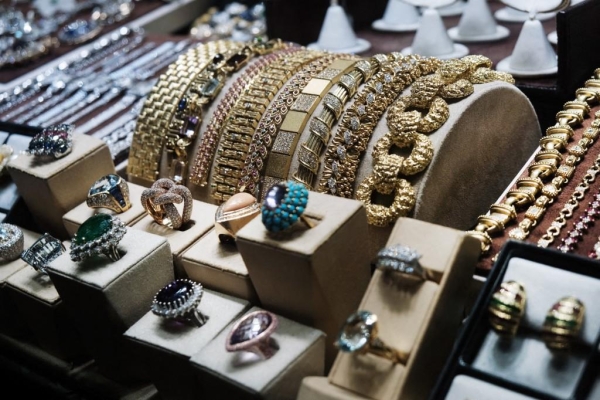 اقتصاد: الذهب يواصل الصعود مدعوماً بتوقعات خفض الفائدة الأميركية