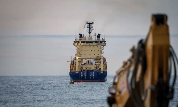 تقرير: جوجل وميتا تؤجّلان مدّ كابلات البحر الأحمر بسبب التهديدات الأمنية