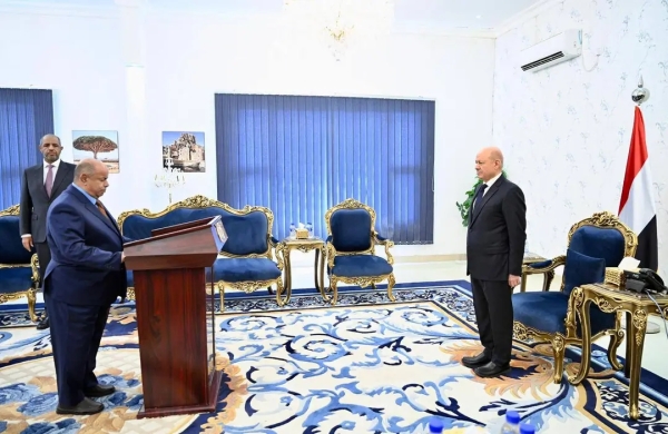 اليمن: الخنبشي يؤدي اليمين الدستورية والعليمي يؤكد أن حضرموت ستظل في صدارة أولويات الدولة